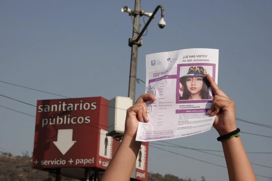 Familiares y amigos de María Ángela Olguín Bustamante, quien había sido reportada como desaparecida el 19 de enero de 2023 en los sanitarios del paradero de Indios Verdes, durante una manifestación en la que exigieron a las autoridades que la localizaran. Foto Cuartoscuro / Archivo