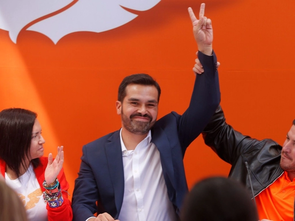 El video señala que "quedan 100 días de guerra sucia, afortunadamente solo faltan dos semanas que inicien las campañas de las nuevas ideas y nuevas propuestas". Foto José Antonio López / Archivo