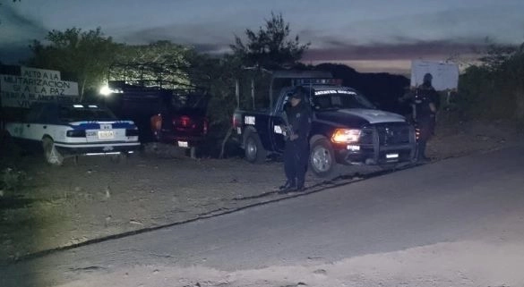 También hombres armados, asesinaron a dos mujeres y un hombre, y además incendiaron una miscelánea. Foto 