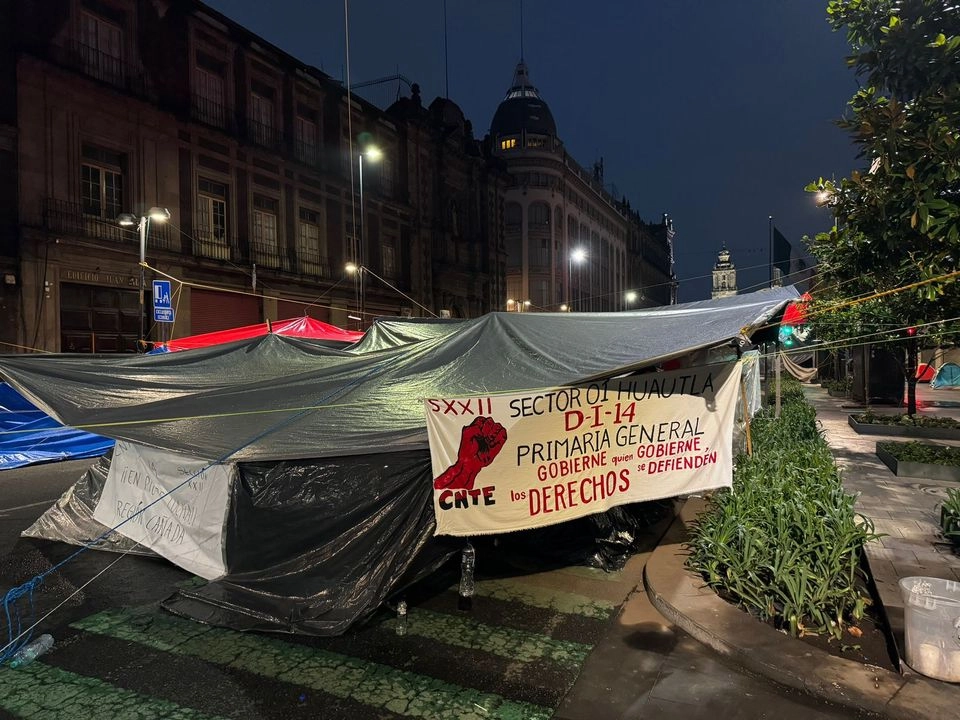 aspectos del plantón de maestro que aún se mantiene en la explanada del zócalo capitalino. 01 de Junio de 2025. 