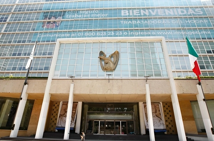 Oficinas centrales del IMSS en la Ciudad de México. Foto Roberto García Ortiz / Archivo 