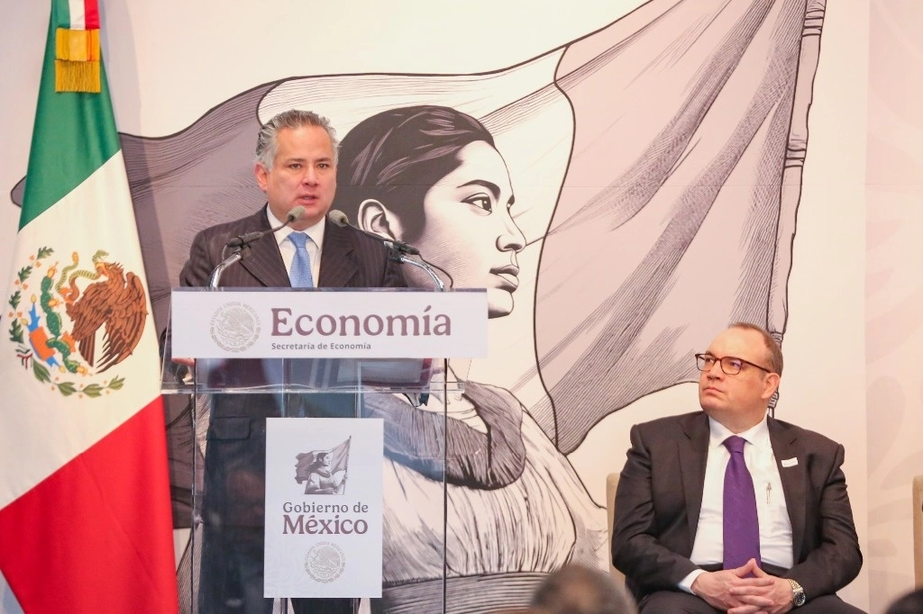 Santiago Nieto adelantó que ya se tiene contacto con otras dos entidades federativas. “No puedo decir los datos por el sigilo, pero esperaría que la próxima semana estuviéramos en un operativo y la siguiente semana en otro”. Foto @SNietoCastillo
