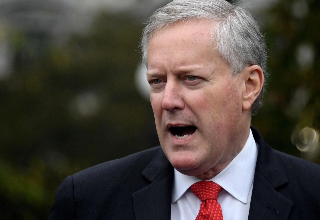 La Cámara de Representantes aprobó ayer solicitar al Departamento de Justicia formular cargos criminales contra Mark Meadows (en imagen de archivo), quien fue jefe de gabinete de Donald Trump, por su rechazo a comparecer ante el comité que investiga el asalto al Capitolio del 6 de enero. Foto Afp