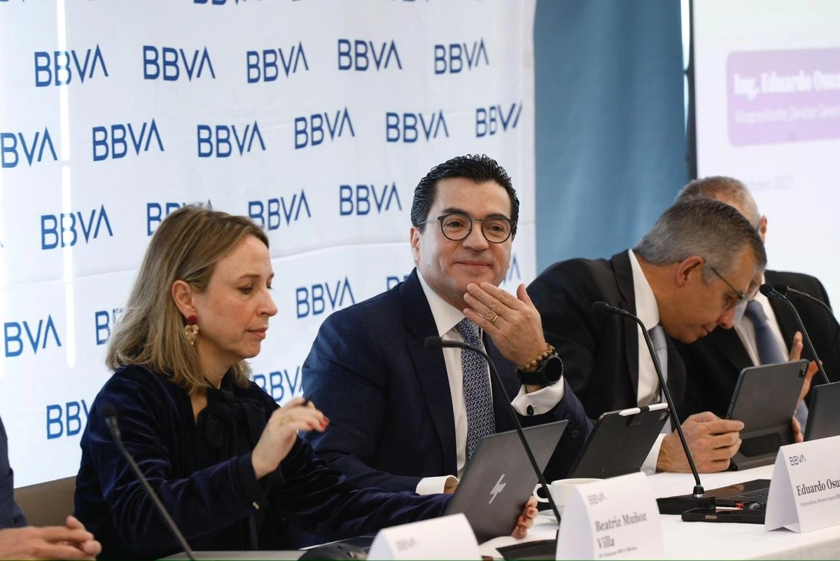El vicepresidente y director general de BBVA México, Eduardo Osuna, presenta el "Informe de Resultados Trimestrales de BBVA México correspondientes al tercer trimestre de 2025", en la Ciudad de México, el 30 de octubre de 2025. 
