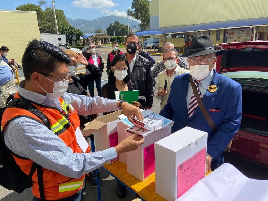 Empleados de GM votan sobre su contrato colectivo de trabajo. Foto cortesía STPS / Archivo