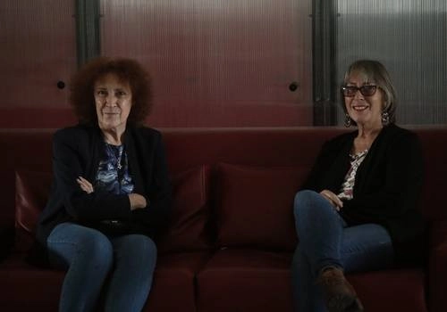 Las investigadoras Julia Tagüeña, de la UNAM, y Gabriela Dutrénit, de la UAM, durante la entrevista con La Jornada indicaron que la insistencia de la FGR de judicializar el expediente las llena de preocupación y temor. Foto María Luisa Severiano