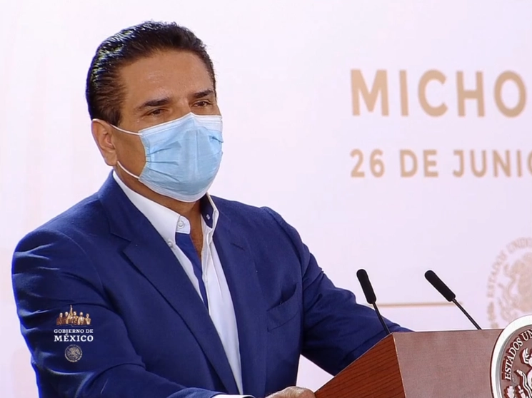 El gobernador de Michoacán, Silvano Aureoles, durante la conferencia presidencial que esta mañana se realiza desde Morelia. Imagen tomada de la transmisión en vivo 