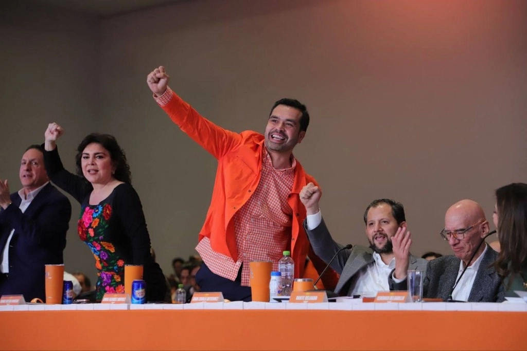 Jorge Álvarez Máynez recibirá la estafeta al frente del partido naranja de parte de Dante Delgado. Imagen tomada de https://www.facebook.com/MovCiudadanoMX