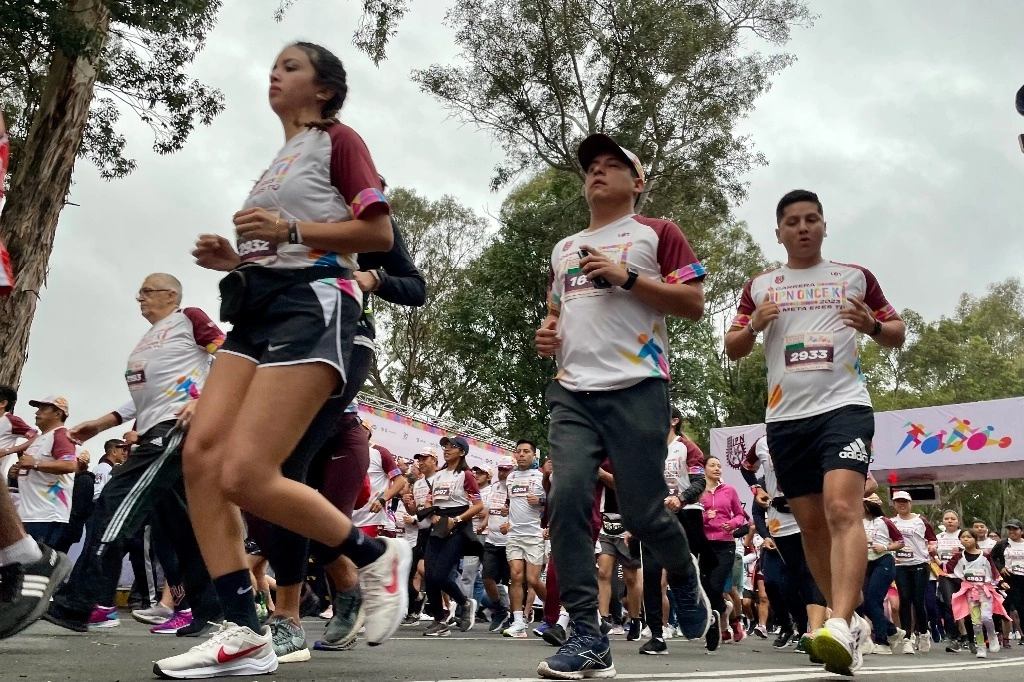 El domingo 7 de abril en la primera sección del bosque de Chapultepec se realizará una carrera a favor de la salud renal. Foto Roberto García/Archivo
