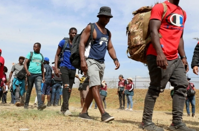 La misma ONG estima que más de 30 mil migrantes están en ruta hacia México desde Panamá y los países de Centroamérica. Foto Roberto García Ortiz /Archivo
