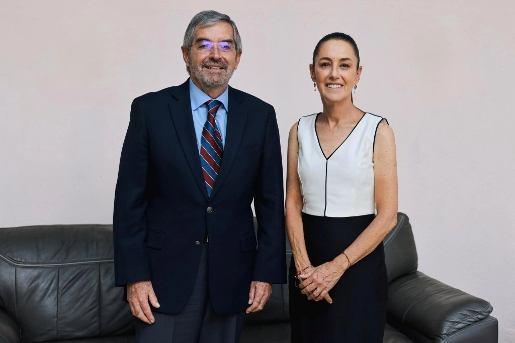 Claudia Sheinbaum, presidenta electa de México y el coordinador de los Diálogos por la Transformación, Juan Ramón de la Fuente. Foto Tomada de X @Claudiashein
