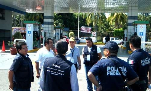 Personal de Profeco realiza revisiones constantes para detectar abusos en las gasolineras. Imagen de archivo. Foto