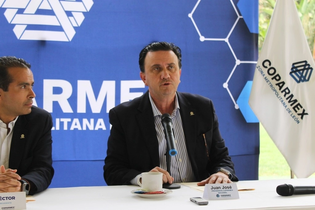 La Coparmex consideró que el SAT está haciendo una interpretación en el litigio sobre el pago del tributo aplicable a las operaciones virtuales del programa IMMEX. Foto @jsierraalvarez