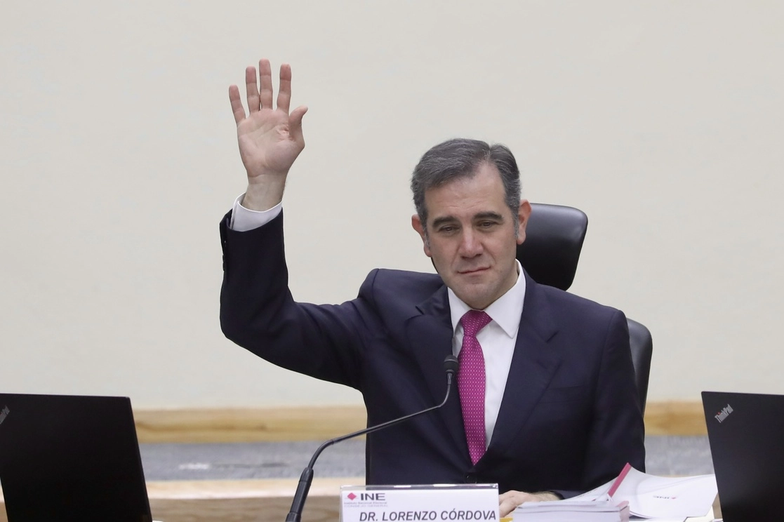El presidente consejero del INE, Lorenzo Córdova, durante sesión extraordinaria, en la Ciudad de México, el 30 de marzo de 2023. Foto Luis Castillo


