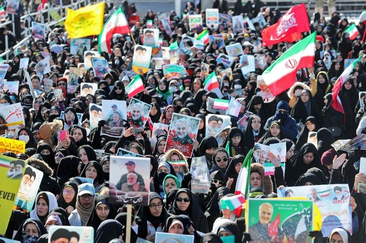 Los iraníes asisten a una manifestación anual en la Plaza Azadi (Libertad) para celebrar el 41 aniversario de la Revolución Islámica, en Teherán, Irán, el 11 de febrero de 2020. Foto Ap