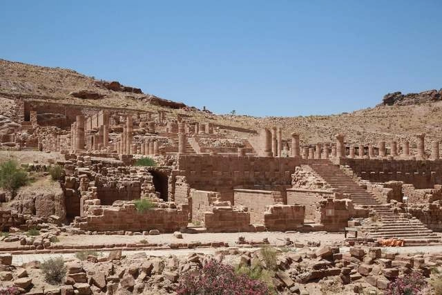 Petra, considerada una de las siete maravillas del mundo e incluida en la lista del patrimonio mundial de la Unesco desde 1985, fue la capital del antiguo reino nabateo. Foto Afp 