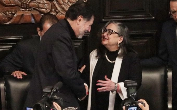 El presidente de la Mesa Directiva del Senado, Gerardo Fernández Noroña (izq) junto con la ministra presidenta de la SCJN, Norma Lucía Piña (der). Foto tomada de la cuenta de X @SCJN