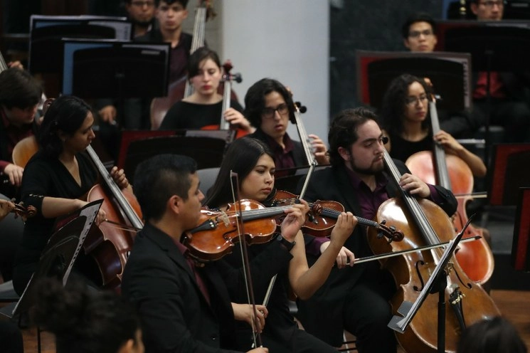La orquesta se presentará todo el fin de semana si no hay indicaciones contrarias de parte del gobierno. Foto Yazmín Ortega Cortés