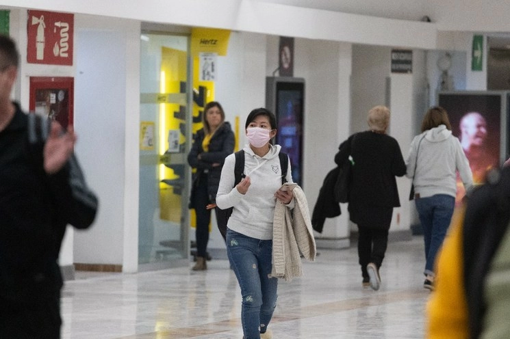 Sin una vuelta de timón se estima que el paso del Covid-19 sumerja en la pobreza a 21 millones de mexicanos, señaló un reporte del Centro de Estudios Espinosa Yglesias. Foto Pablo Ramos / Archivo