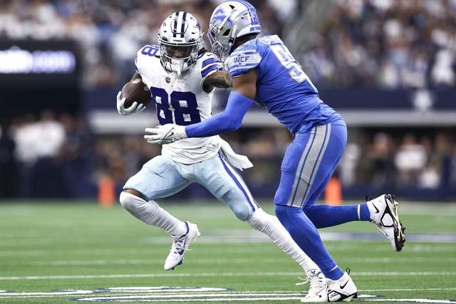 Los vaqueros de Dallas doblegaron a los leones de Detroit en el juego de este domingo. Foto Afp