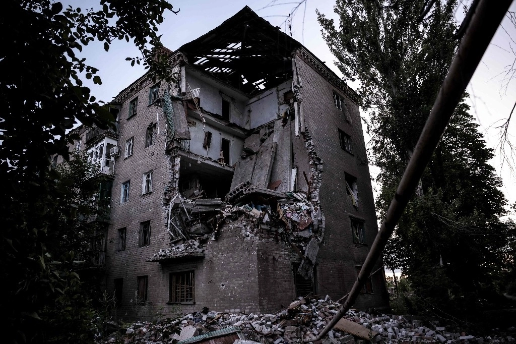 Daños por bombardeos rusos en la ciudad ucrania de Donestk. Foto Afp
