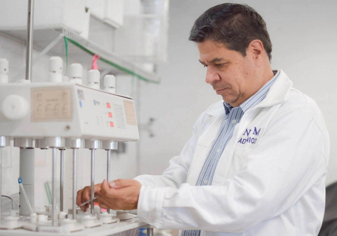 El doctor David Quintanar integrante del grupo de expertos. Foto La Jornada