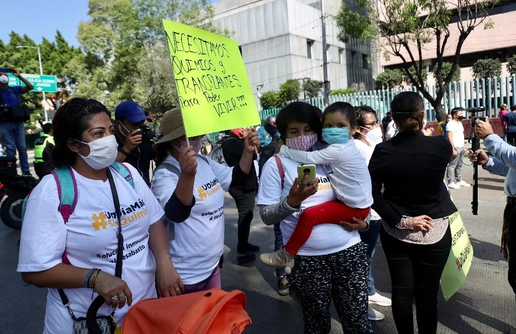 En imagen de archivo, manifestación de padres de niños con cáncer. Foto Yazmín Ortega Cortés