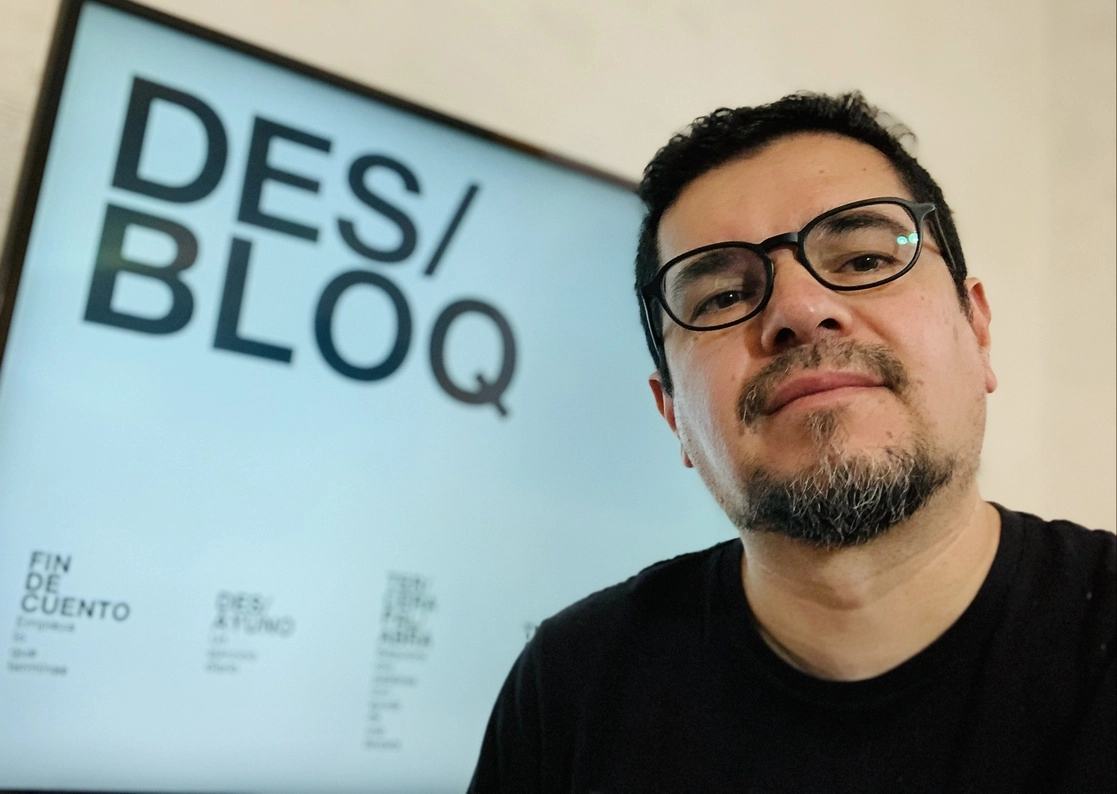 Alfonso Ochoa, creador de desbloq.net, considera que la era digital no cambió las formas de hacer literatura, aunque quizá sí las de lectura. Foto cortesía de desbloq.net