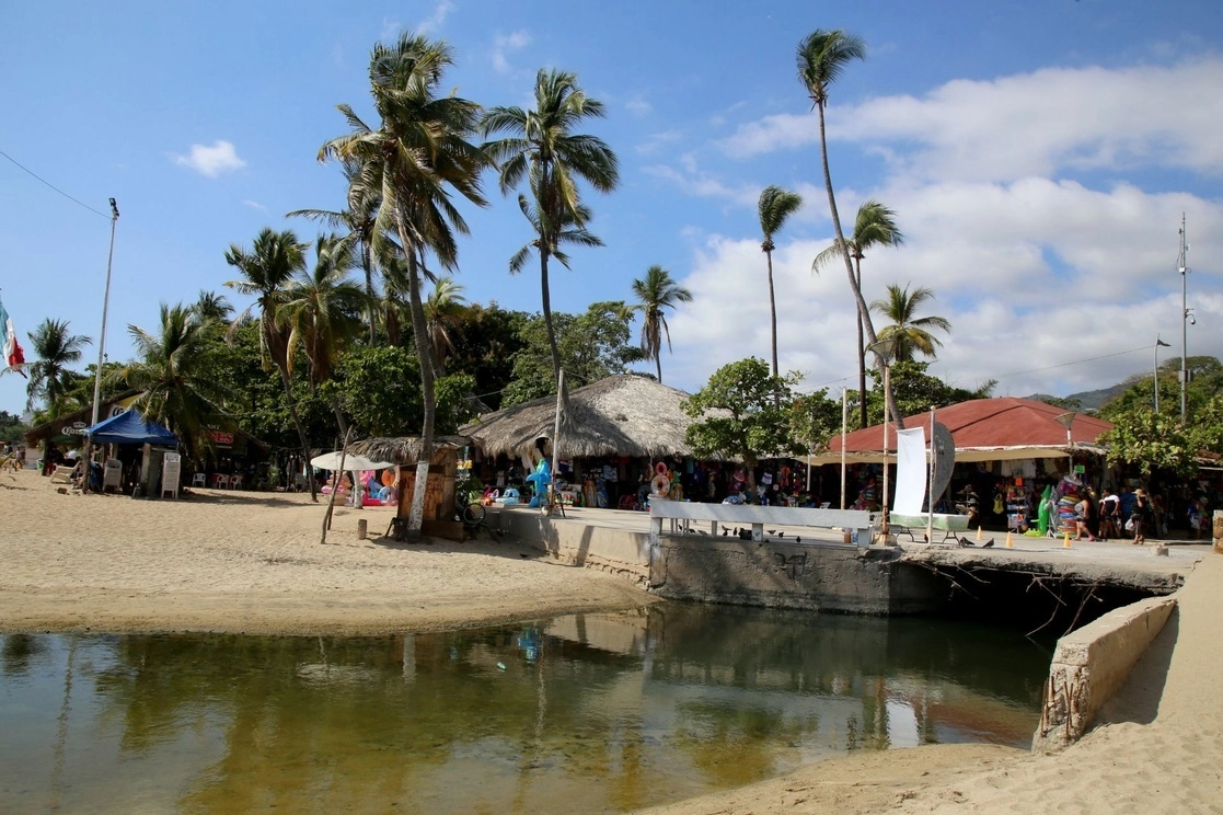 “Se requieren 300 millones de pesos de inversión en obras para evitar que lleguen escurrimientos a la bahía de Acapulco”. Foto Cuartoscuro / Archivo