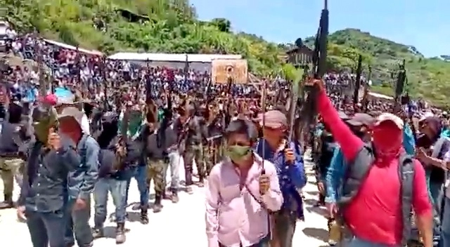 Presentación del grupo de autodefensa El Machete, en Pantelhó, Chiapas, en julio pasado. Foto Imagen tomada de YouTube