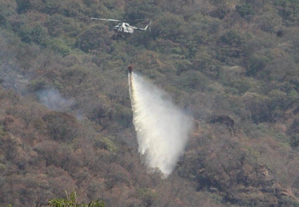 La medida de crear una Policía Forestal en la zona de ‘El Tepozteco’ responde al incendio forestal que se registró en el área y que continúa a tres días de su inicio, el 24 de marzo de 2022. Foto Rubicela Morelos