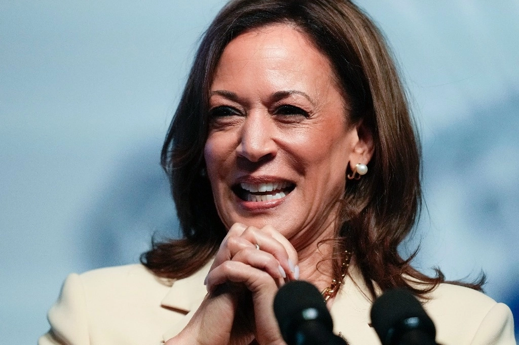 La vicepresidenta demócrata de EU, Kamala Harris, se ha incorporado a la carrera presidencial, generando recaudaciones millonarias y un apoyo en masa de los votantes. Foto Ap