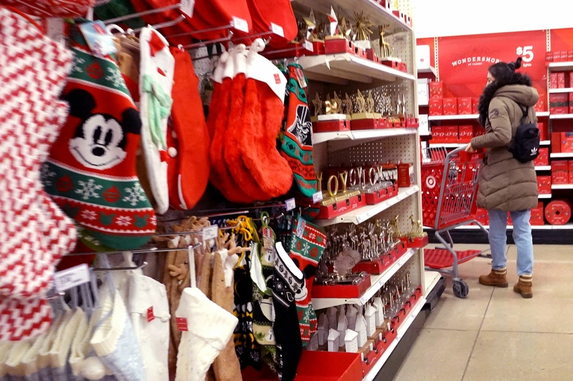 Ventas minoristas navideñas en EU crecerán entre seis y ocho por ciento, menos que el 13.5 por ciento registrado en 2021. Foto Afp 