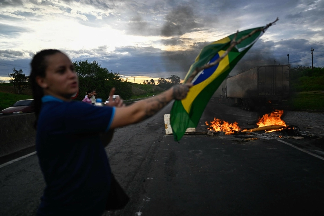 La Policía Federal de Carreteras reportó en la mañana más de 250 cortes totales o parciales en al menos 23 de los 27 estados brasileños. Foto Afp 