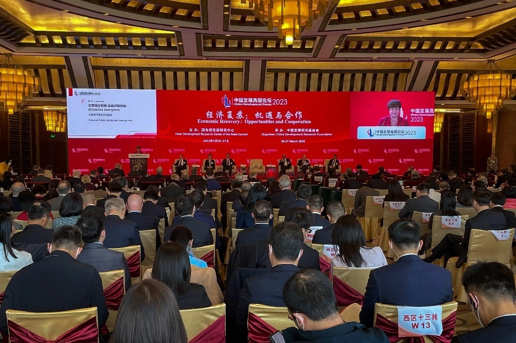 Kristalina Georgieva, directora gerente del Fondo Monetario Internacional, pronuncia su discurso durante la inauguración del Foro de Desarrollo de China en Pekín, China, el 26 de marzo de 2023. Foto Ap