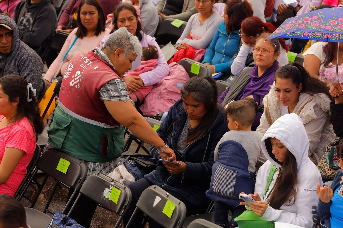 Registro y entrega del programa desde la cuna en la CDMX. Foto