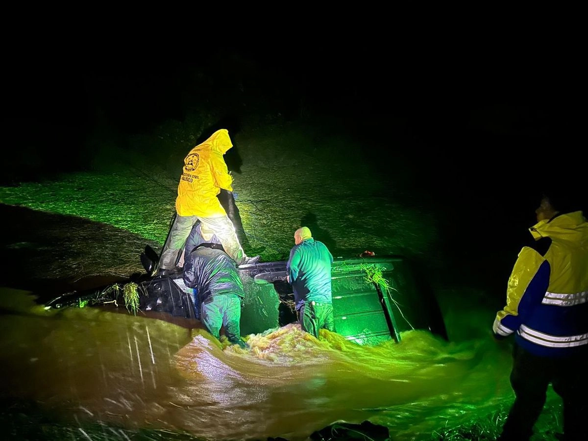 Aspecto del río La Hiedra, ubicado en Tepatitlán, Jalisco, donde la noche del sábado una camioneta en la que viajaban ocho personas fue arrastrada por la corriente.