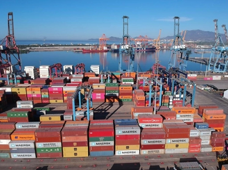 La terminal de contenedores en el puerto de Manzanillo. Foto cortesía Presidencia / Archivo