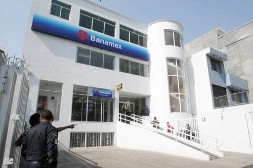 Sucursal bancaria en Coyoacán. Foto Alfredo Domínguez/ Archivo

