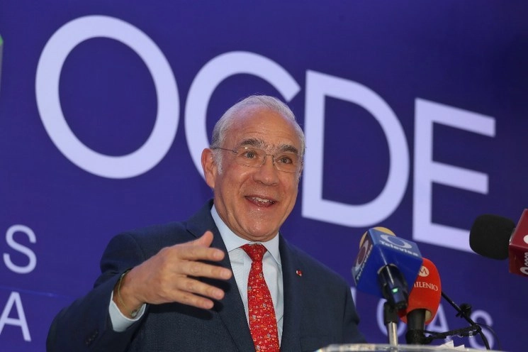 José Ángel Gurría señaló que el confinamiento afectará directamente a sectores que representan hasta un tercio del PIB en las principales economías, como por ejemplo el turismo descenderá 70%. Foto Luis Castillo / Archivo