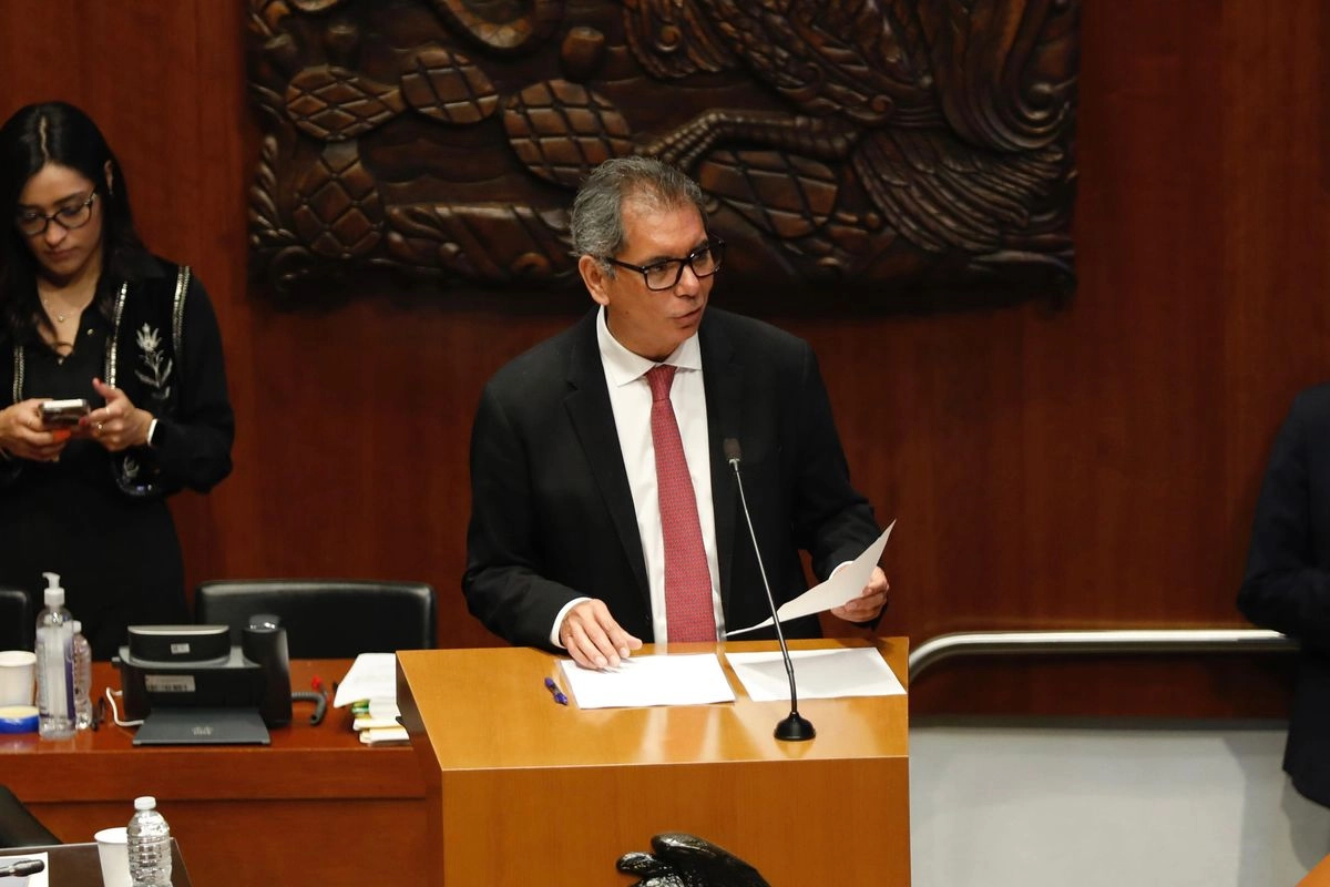 El secretario de Hacienda y Crédito Público, Édgar Amador Zamora, al comparecer ante el Senado de la República, en la Ciudad de México, el 1 de octubre de 2025. Foto 