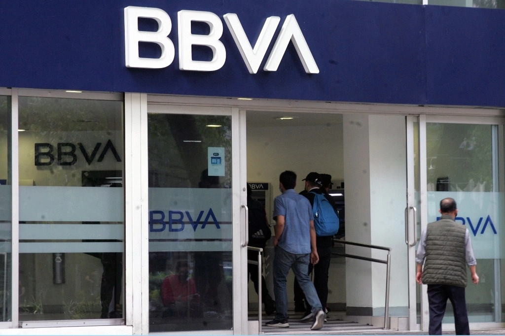En febrero el consumo privado tuvo un crecimiento de 1.5% comparado con enero, impulsado por un mayor gasto en el sector servicios, particularmente en hoteles y restaurantes, reveló BBVA México. Foto Roberto García Rivas / Archivo