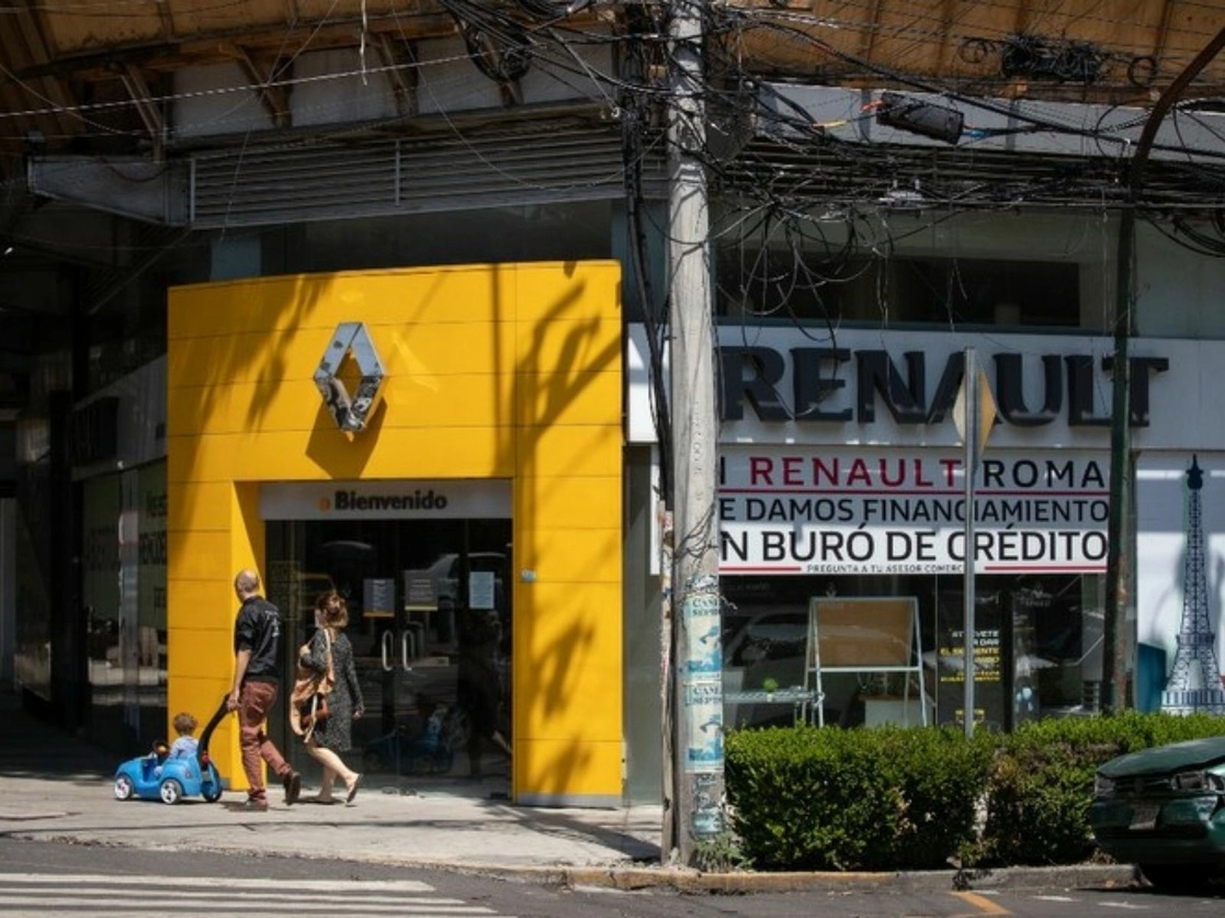 La venta de autos aumentó 13.3 por ciento en noviembre, mes en el que se dio la campaña comercial de El Buen Fin. Foto Pablo Ramos / Archivo