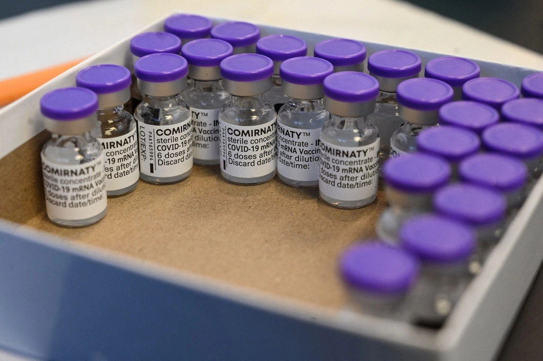 Desde finales del primer trimestre de 2020 a la fecha, las siete gigantes farmacéuticas multinacionales han disparado su valor bursátil en más de 274 mil millones de dólares, equivalentes a 5 billones 700 mil millones de pesos. Foto Afp /Archivo