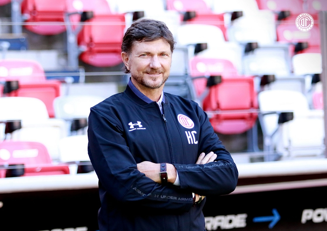 “Muchas gracias por la confianza, es emocionante volver a casa, no puedes decirle que no a algo que amas, me emociona estar acá de nuevo", dijo Cristante tras su presentación. Foto tomada del Twitter de @TolucaFC