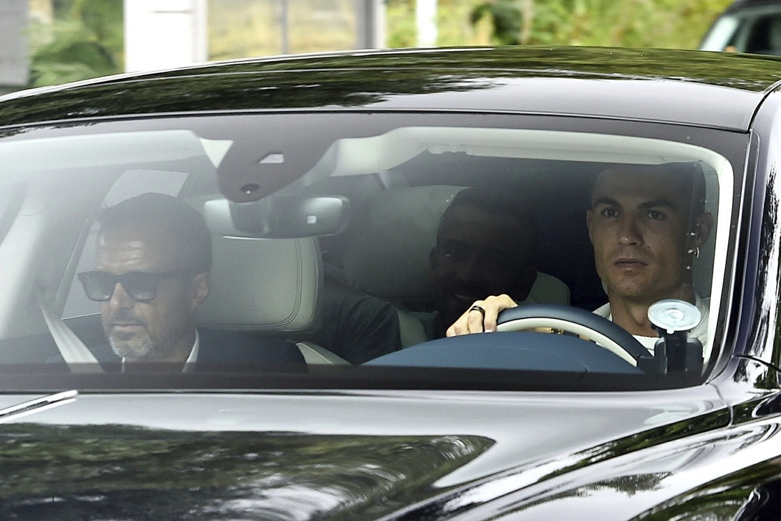 Cristiano Ronaldo a su llegada al centro de entrenamiento del Manchester United, el 26 de julio de 2022. Foto Pa vía Ap