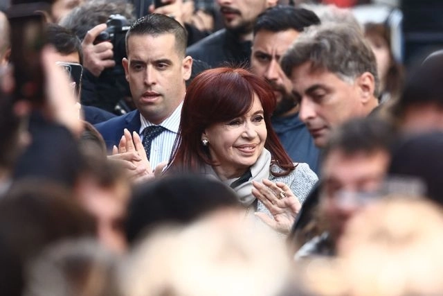 En estos momentos la prensa intenta encubrir los principales sucesos dando espacio
todo el tiempo a las denuncias de Fabiola Yáñez. Foto Afp