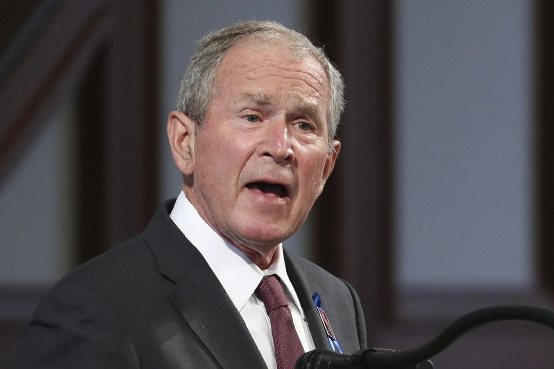 El ex presidente estadunidense George W. Bush criticó que el Partido Republicano se ha vuelto “aislacionista, proteccionista y, hasta cierto punto, nativista”. Foto Ap / Archivo