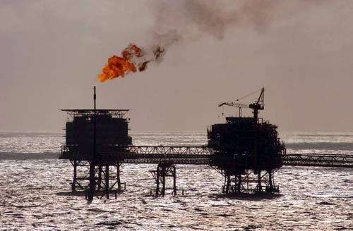 Plataforma petrolera en Cantarell, en el Golfo de México. Foto Notimex /Archivo