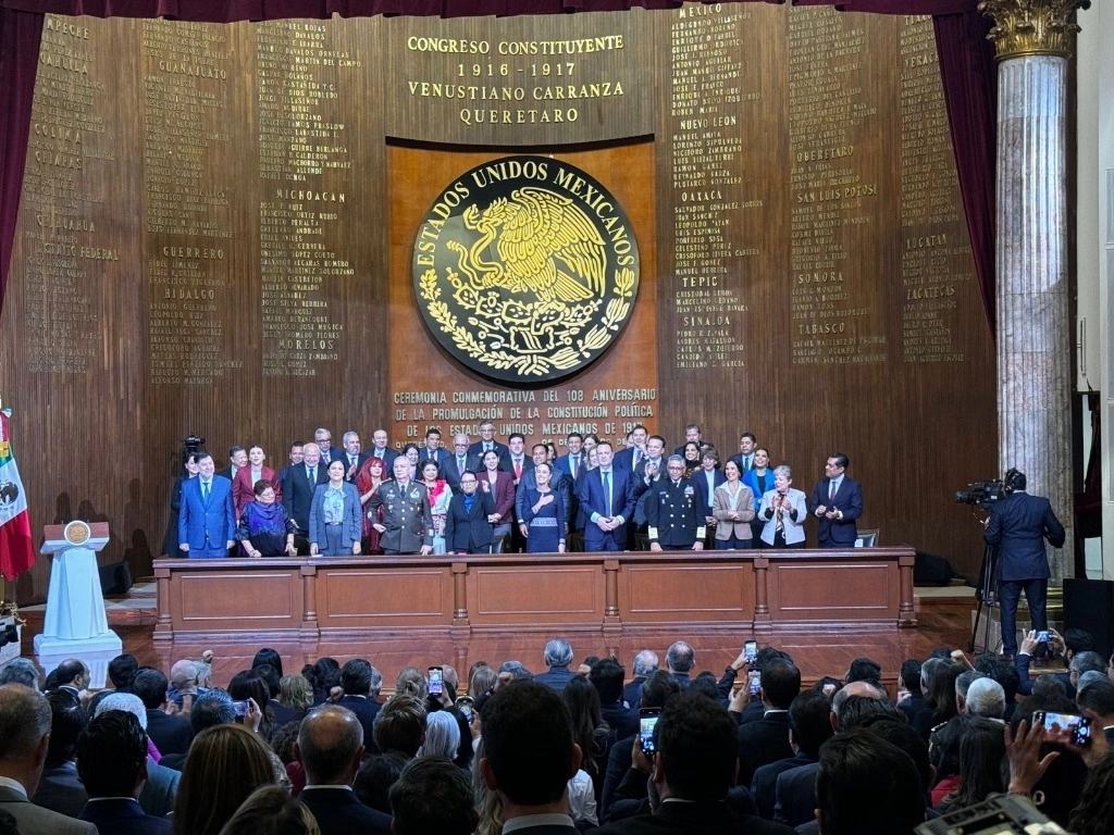 Ceremonia por el 108 aniversario de la Promulgación de la Constitución Política de los Estados Unidos Mexicanos de 1917, en el Teatro de la República, en Querétaro, el  5 de febrero de 2025. Foto Luis Castillo





